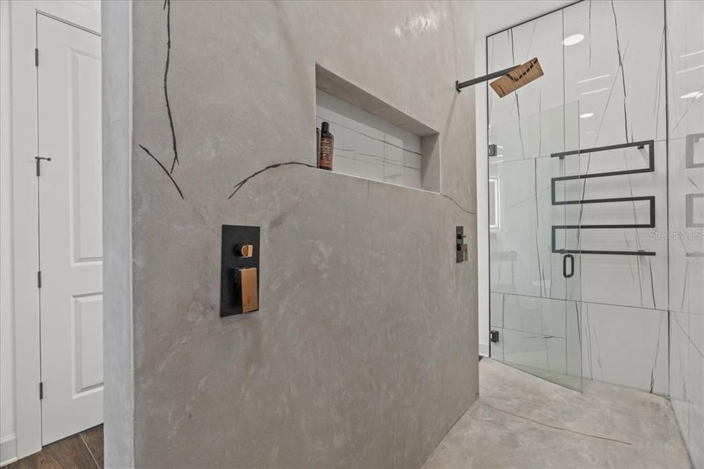 For Sale: $599,000 (4 beds, 3 baths, 2400 Square Feet)