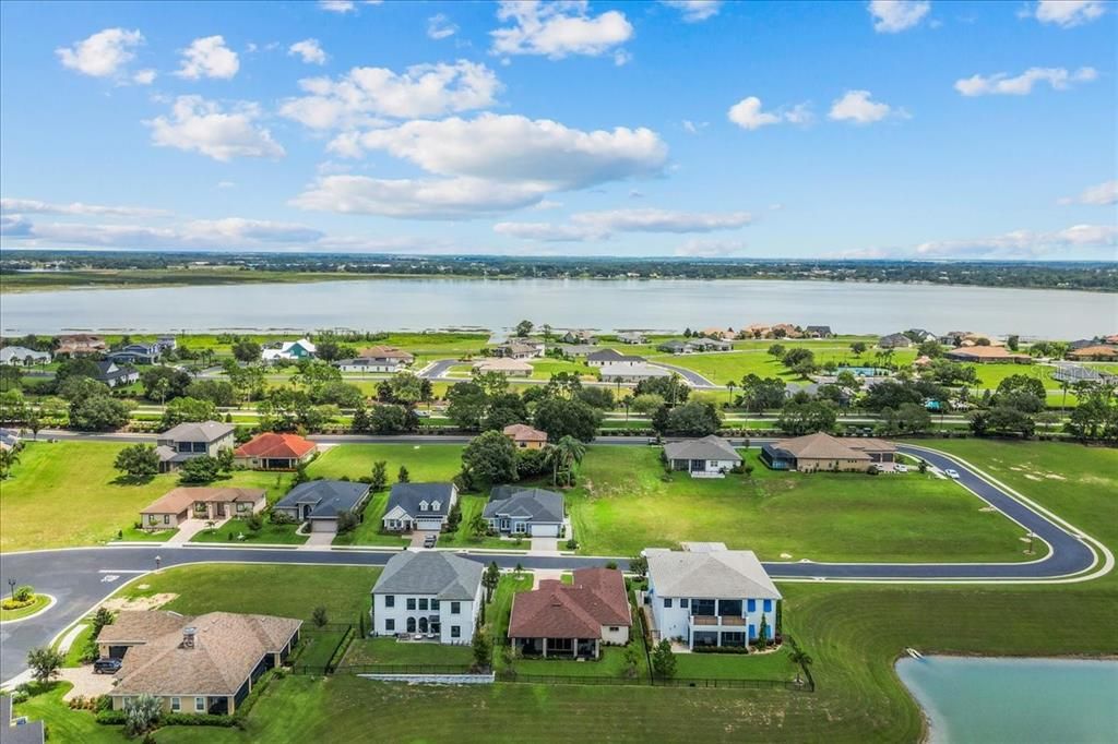 For Sale: $599,000 (4 beds, 3 baths, 2400 Square Feet)