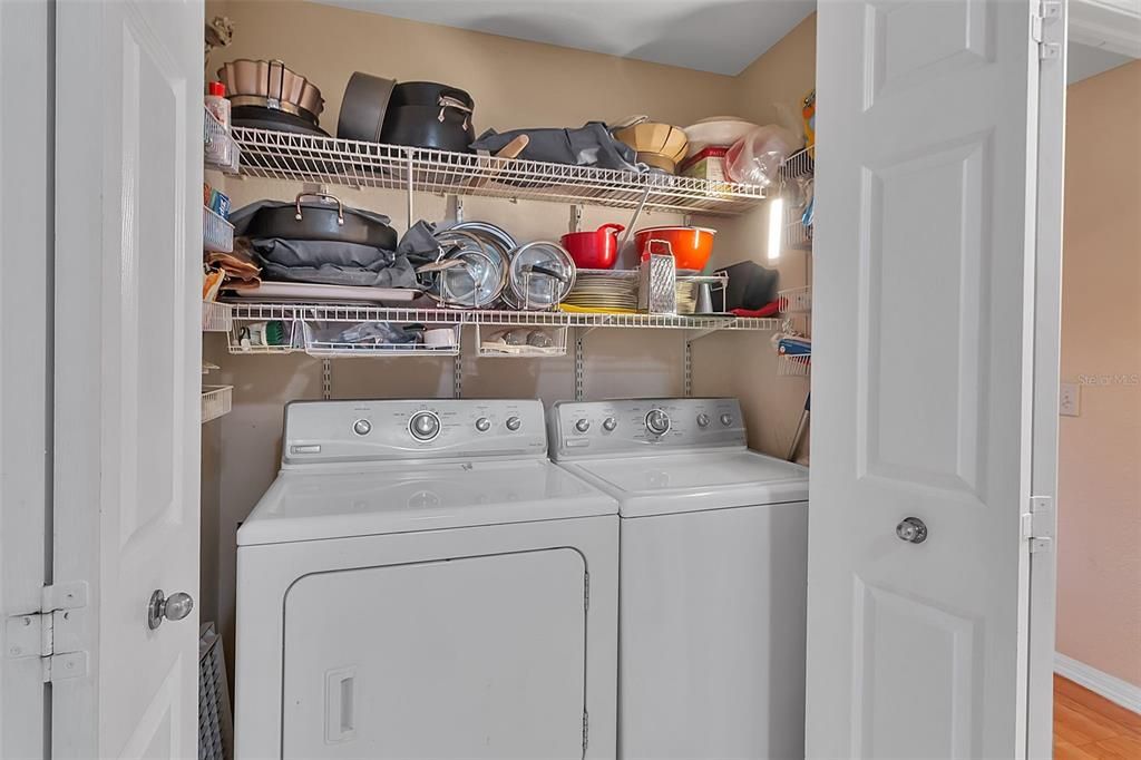 Под контрактом: $189,999 (2 спален, 1 ванн, 1116 Квадратных фут)