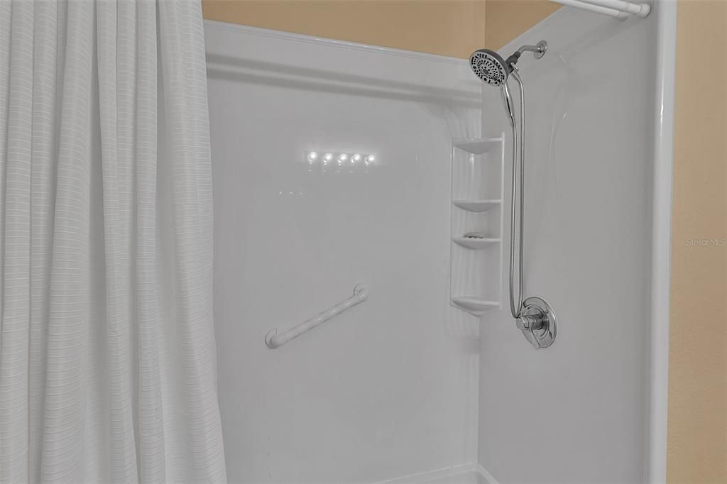 Под контрактом: $189,999 (2 спален, 1 ванн, 1116 Квадратных фут)