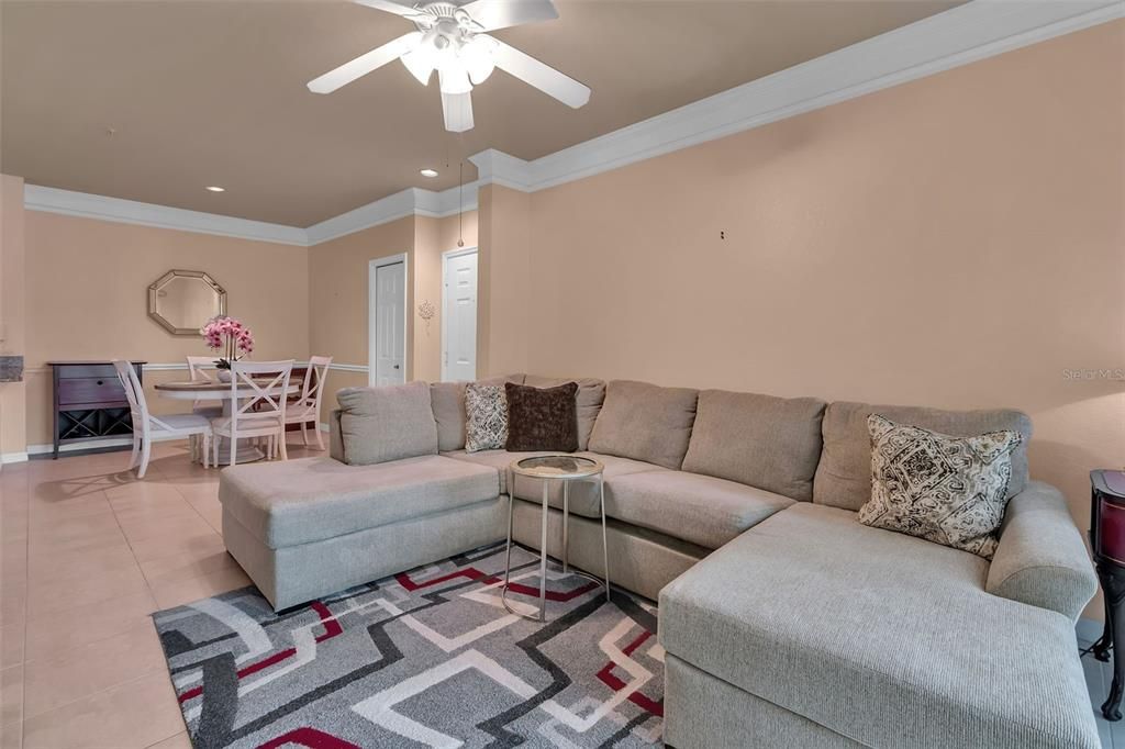 Под контрактом: $189,999 (2 спален, 1 ванн, 1116 Квадратных фут)