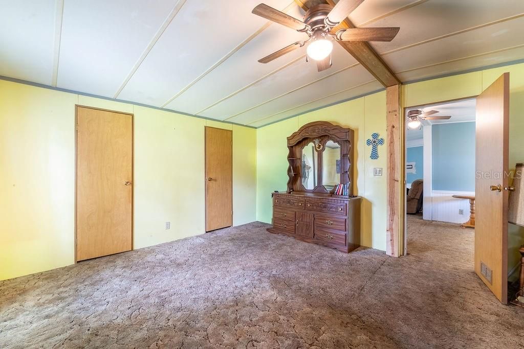 For Sale: $195,000 (4 beds, 2 baths, 1848 Square Feet)