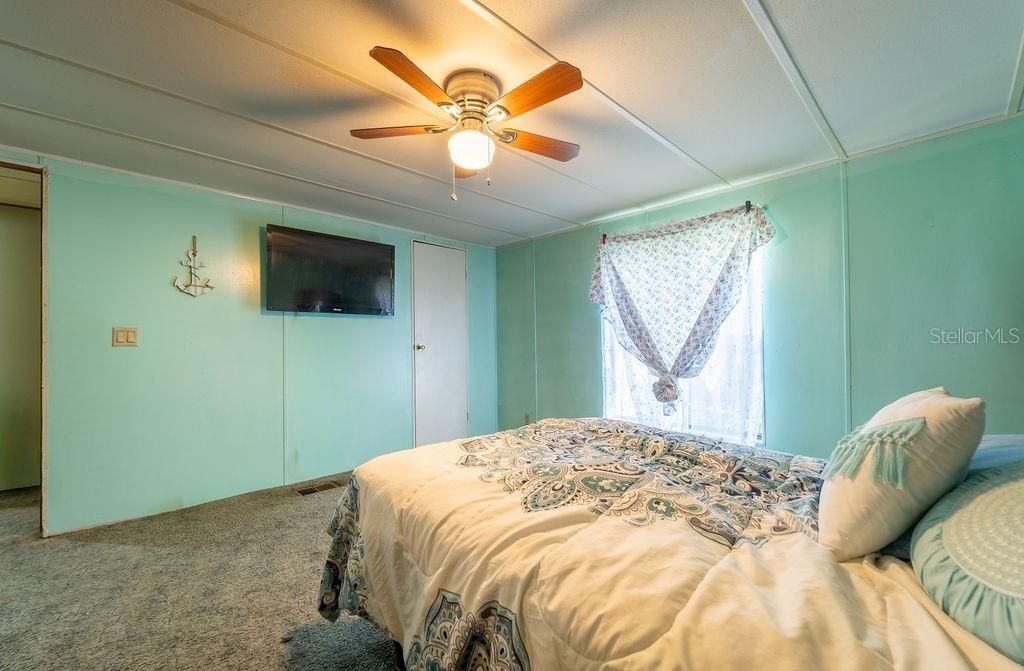 For Sale: $195,000 (4 beds, 2 baths, 1848 Square Feet)