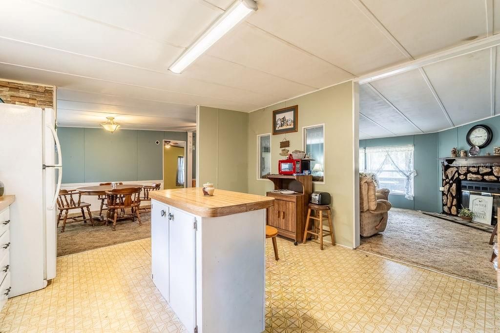 For Sale: $195,000 (4 beds, 2 baths, 1848 Square Feet)