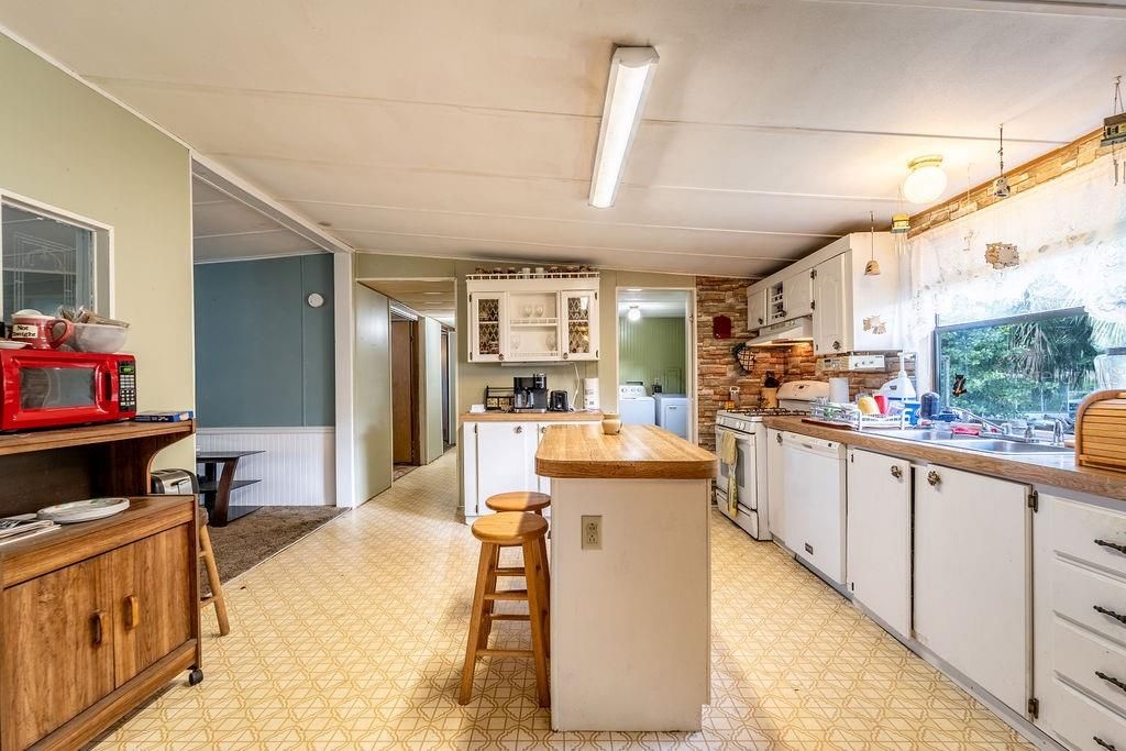 For Sale: $195,000 (4 beds, 2 baths, 1848 Square Feet)