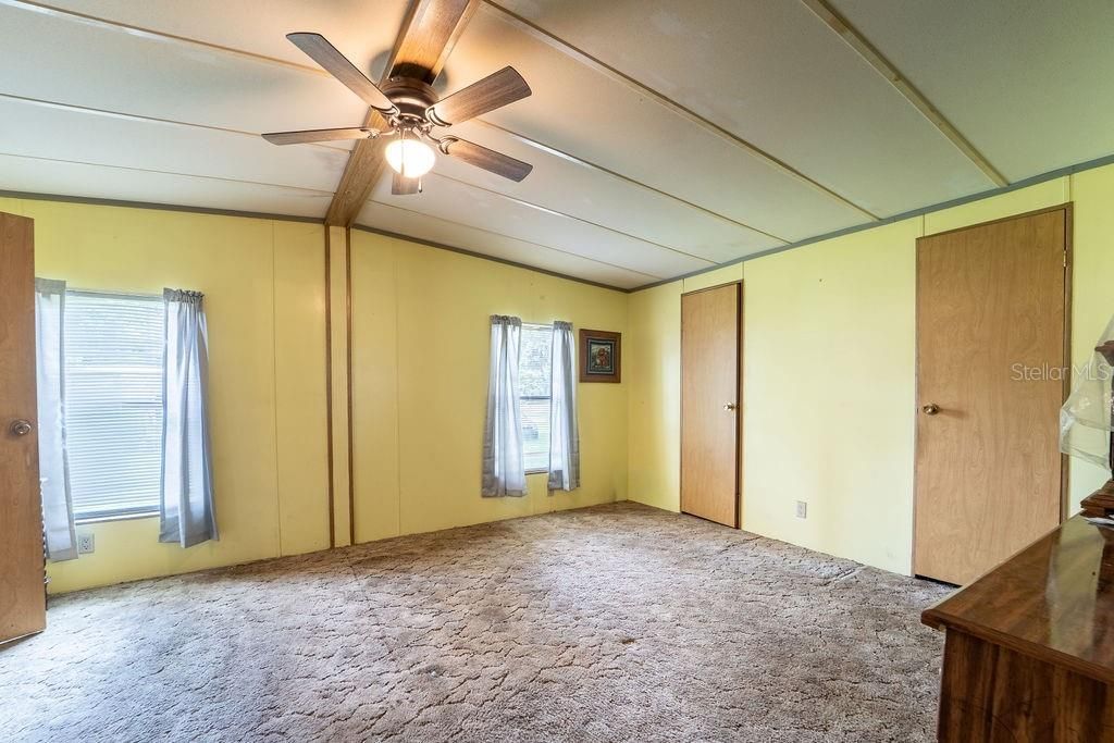 For Sale: $195,000 (4 beds, 2 baths, 1848 Square Feet)