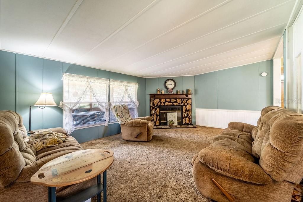 For Sale: $195,000 (4 beds, 2 baths, 1848 Square Feet)