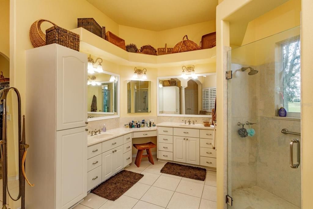 Active With Contract: $400,000 (2 beds, 2 baths, 3034 Square Feet)