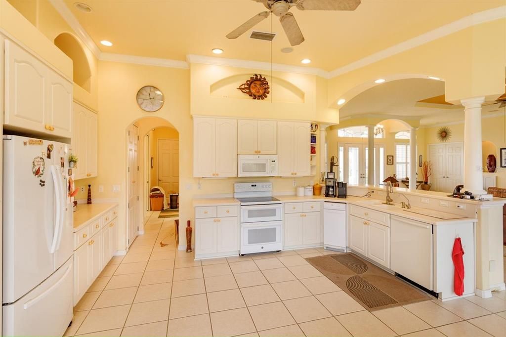 Active With Contract: $400,000 (2 beds, 2 baths, 3034 Square Feet)