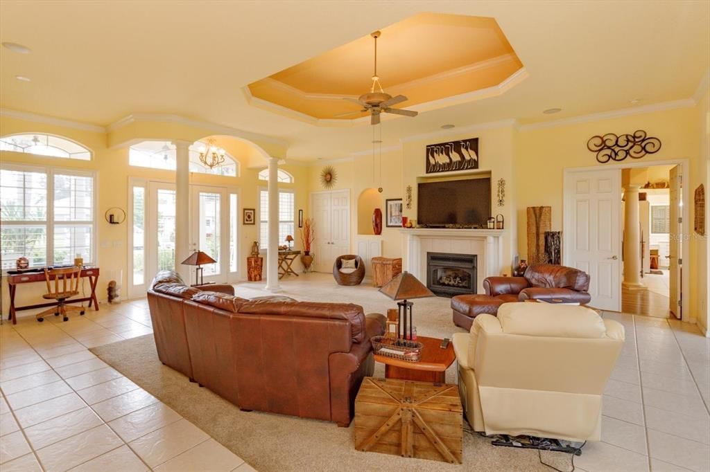 Active With Contract: $400,000 (2 beds, 2 baths, 3034 Square Feet)