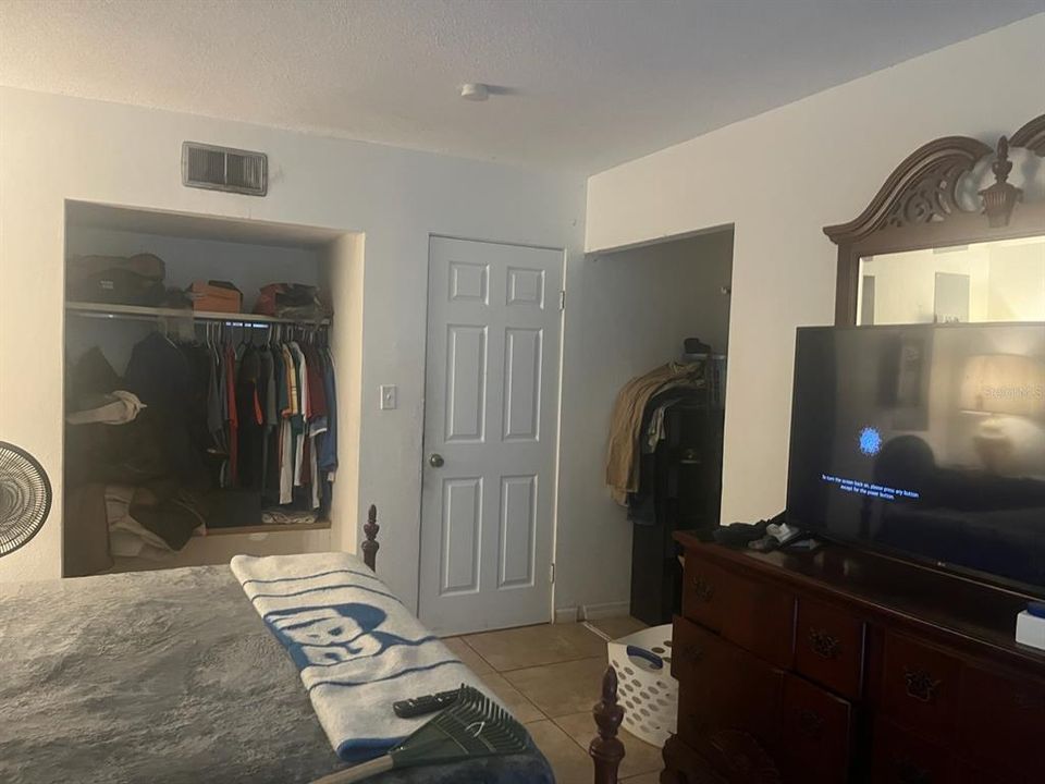 待售: $349,000 (0 贝兹, 0 浴室, 2200 平方英尺)