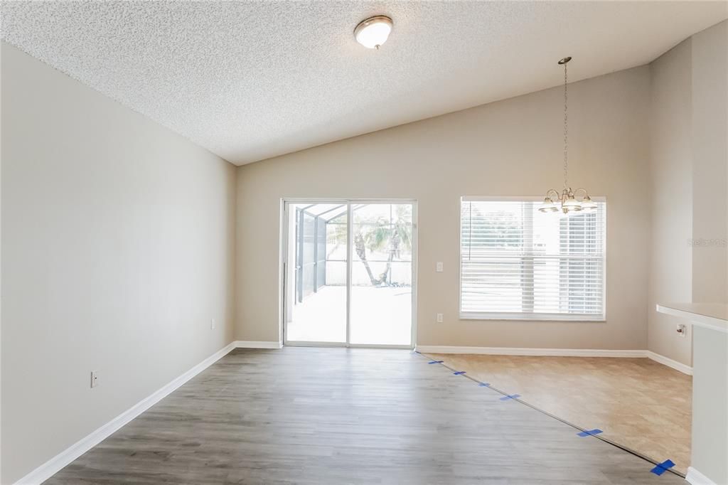 Activo con contrato: $330,000 (3 camas, 2 baños, 1480 Pies cuadrados)