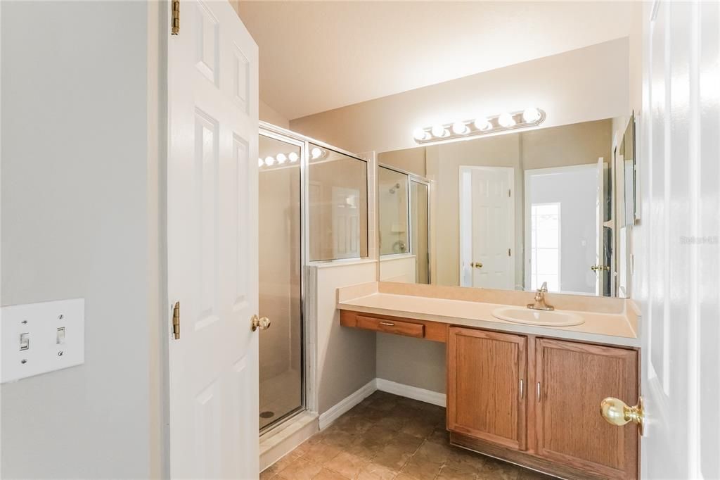 Activo con contrato: $330,000 (3 camas, 2 baños, 1480 Pies cuadrados)