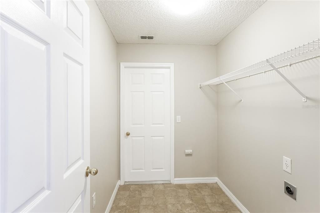 Activo con contrato: $330,000 (3 camas, 2 baños, 1480 Pies cuadrados)