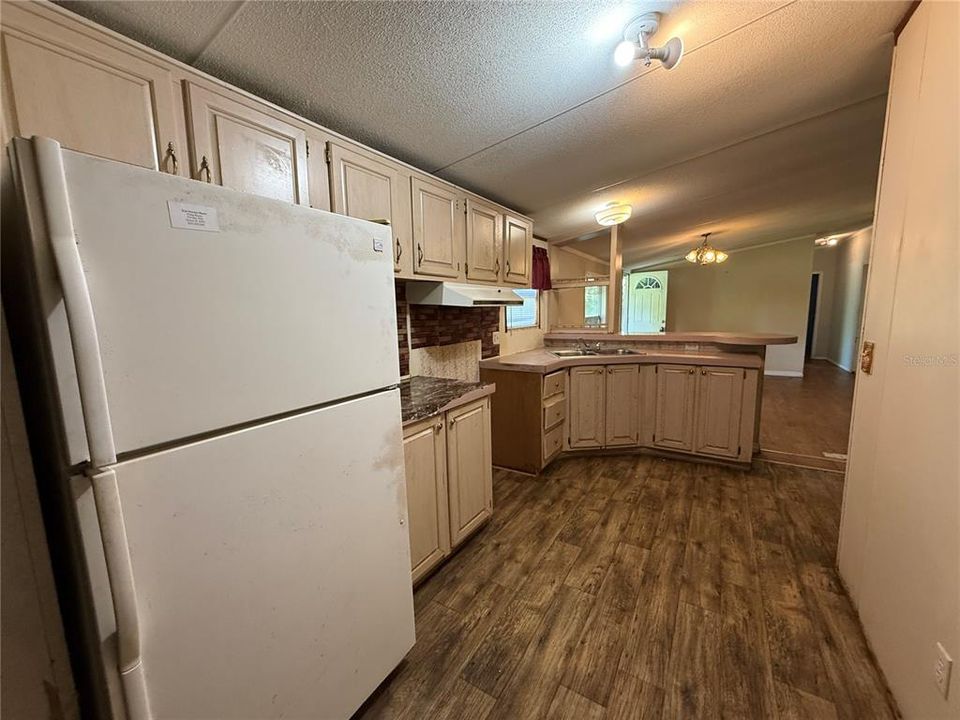 For Sale: $189,900 (4 beds, 2 baths, 1620 Square Feet)