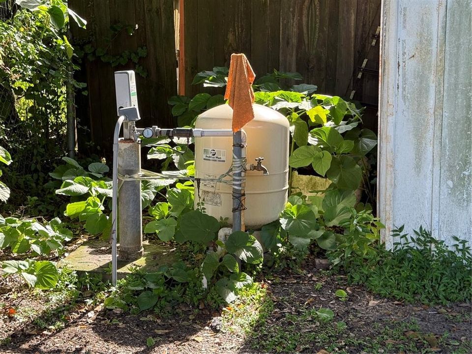 For Sale: $189,900 (4 beds, 2 baths, 1620 Square Feet)