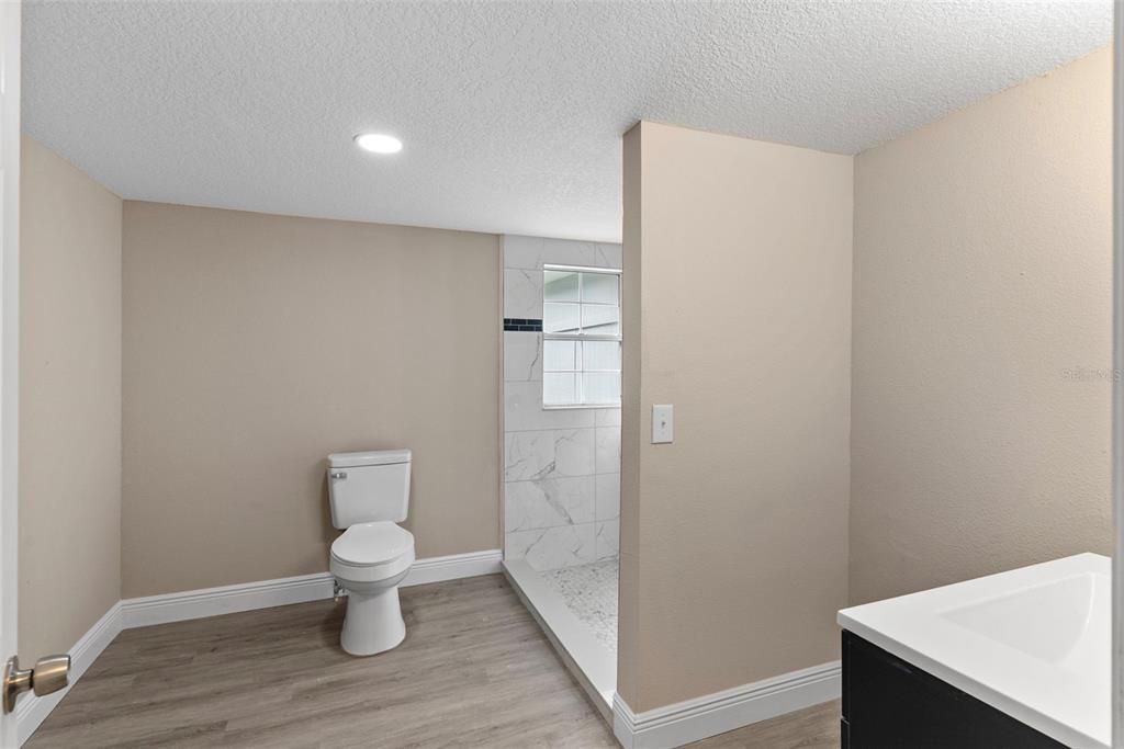 For Sale: $285,999 (3 beds, 2 baths, 1400 Square Feet)