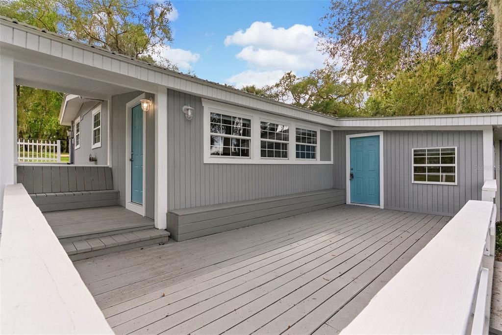 For Sale: $285,999 (3 beds, 2 baths, 1400 Square Feet)