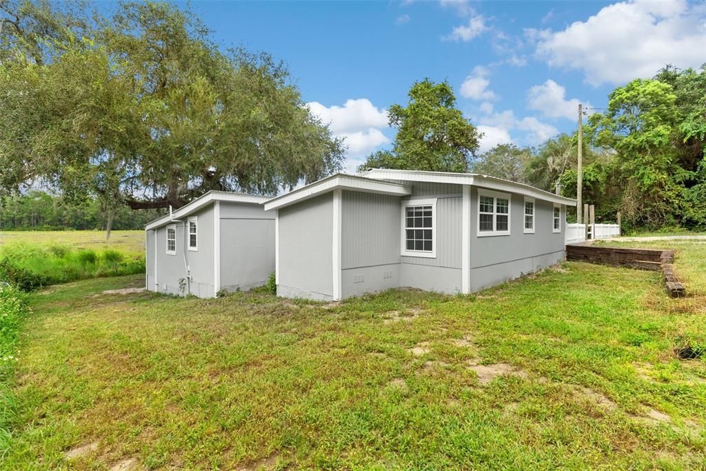 For Sale: $285,999 (3 beds, 2 baths, 1400 Square Feet)