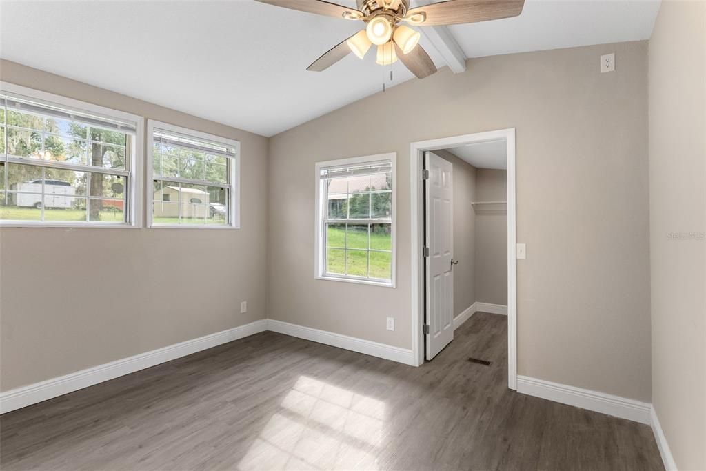 For Sale: $285,999 (3 beds, 2 baths, 1400 Square Feet)