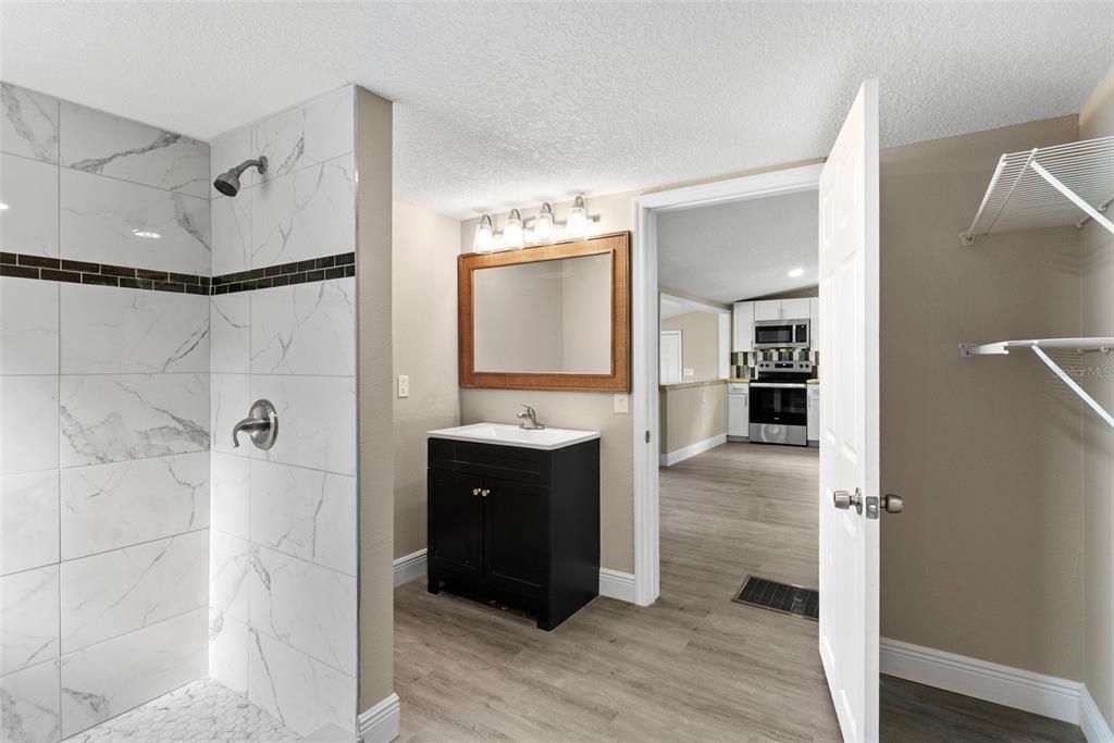 For Sale: $285,999 (3 beds, 2 baths, 1400 Square Feet)