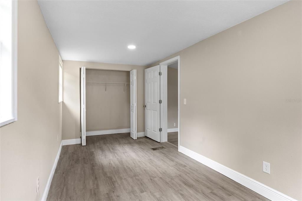 For Sale: $285,999 (3 beds, 2 baths, 1400 Square Feet)