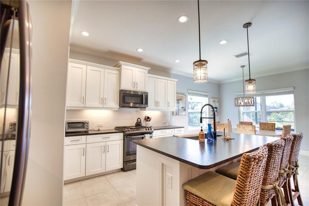 В аренду: $4,200 (3 спален, 2 ванн, 2066 Квадратных фут)