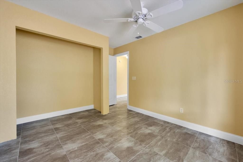 Под контрактом: $515,000 (3 спален, 2 ванн, 1604 Квадратных фут)