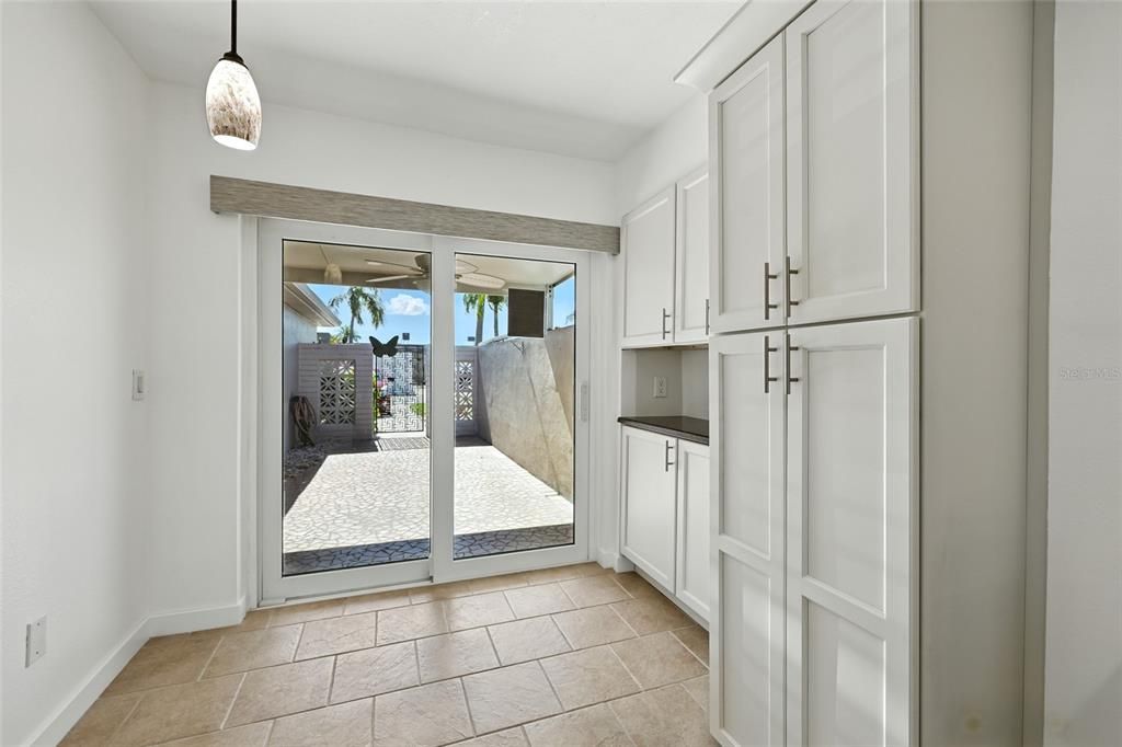 For Sale: $629,900 (2 beds, 2 baths, 1400 Square Feet)