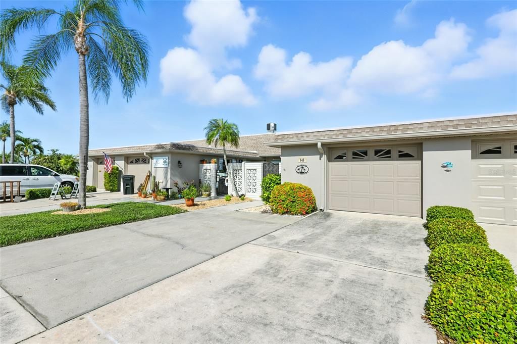 For Sale: $629,900 (2 beds, 2 baths, 1400 Square Feet)