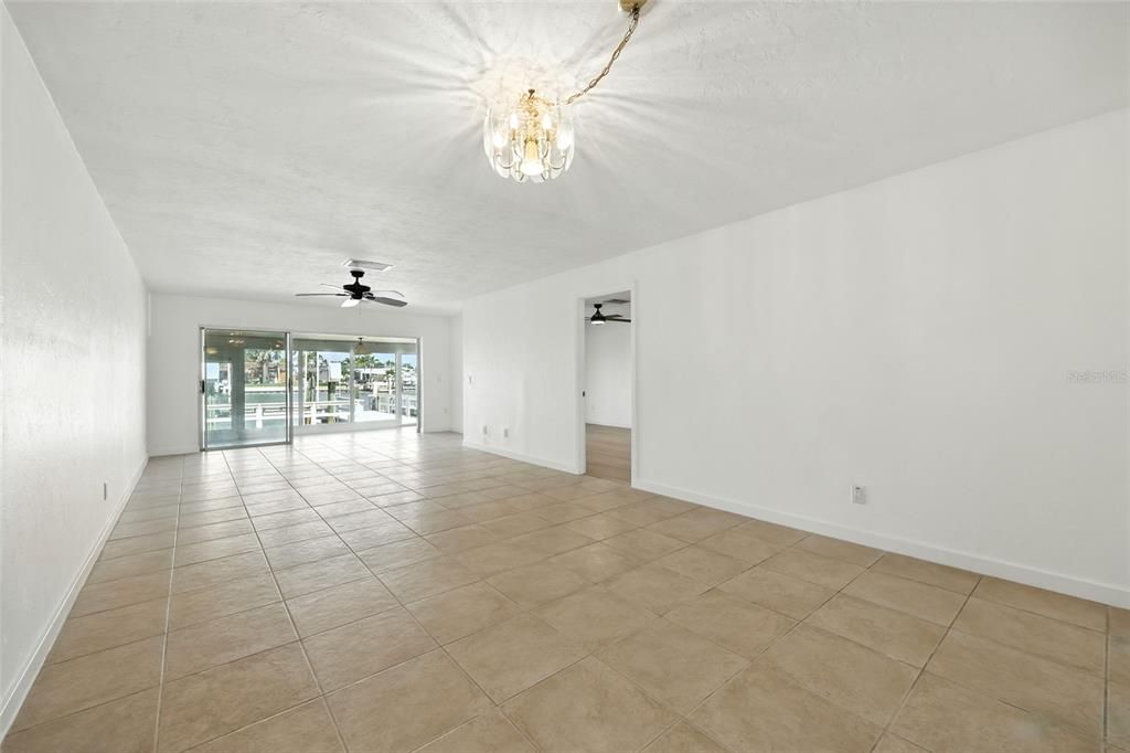 For Sale: $629,900 (2 beds, 2 baths, 1400 Square Feet)