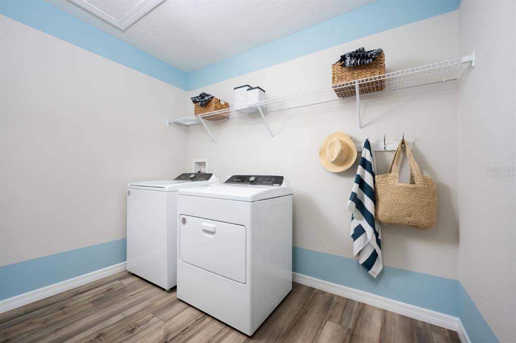 合同活跃: $444,470 (4 贝兹, 2 浴室, 2226 平方英尺)