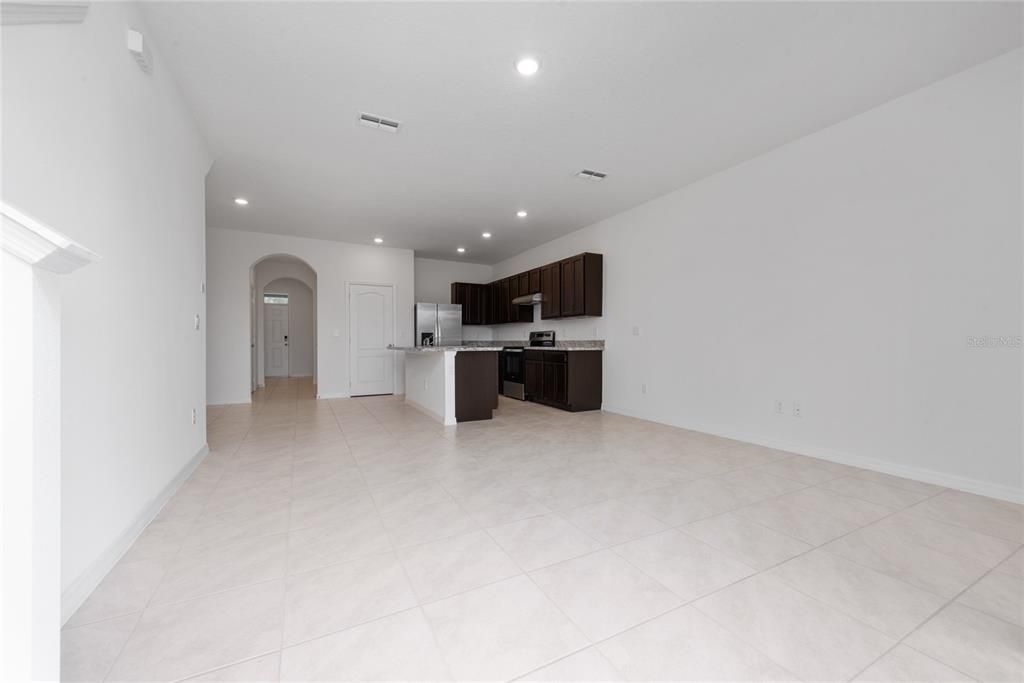 For Rent: $1,750 (3 beds, 2 baths, 1720 Square Feet)