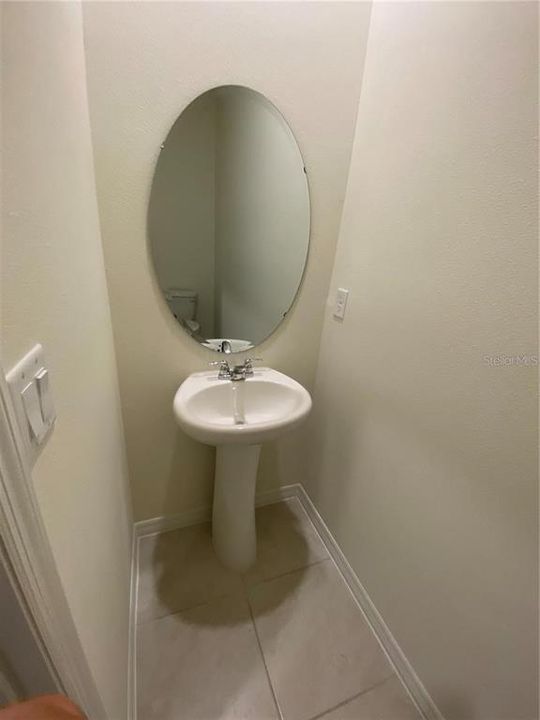 For Rent: $1,750 (3 beds, 2 baths, 1720 Square Feet)