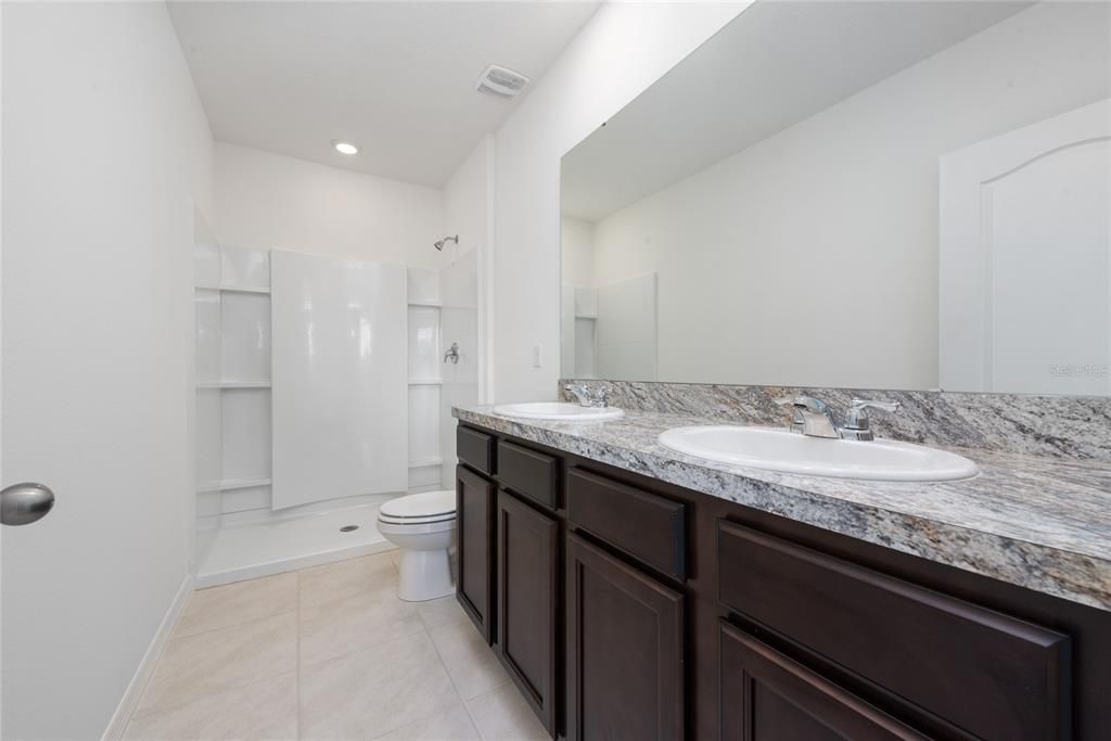 For Rent: $1,750 (3 beds, 2 baths, 1720 Square Feet)