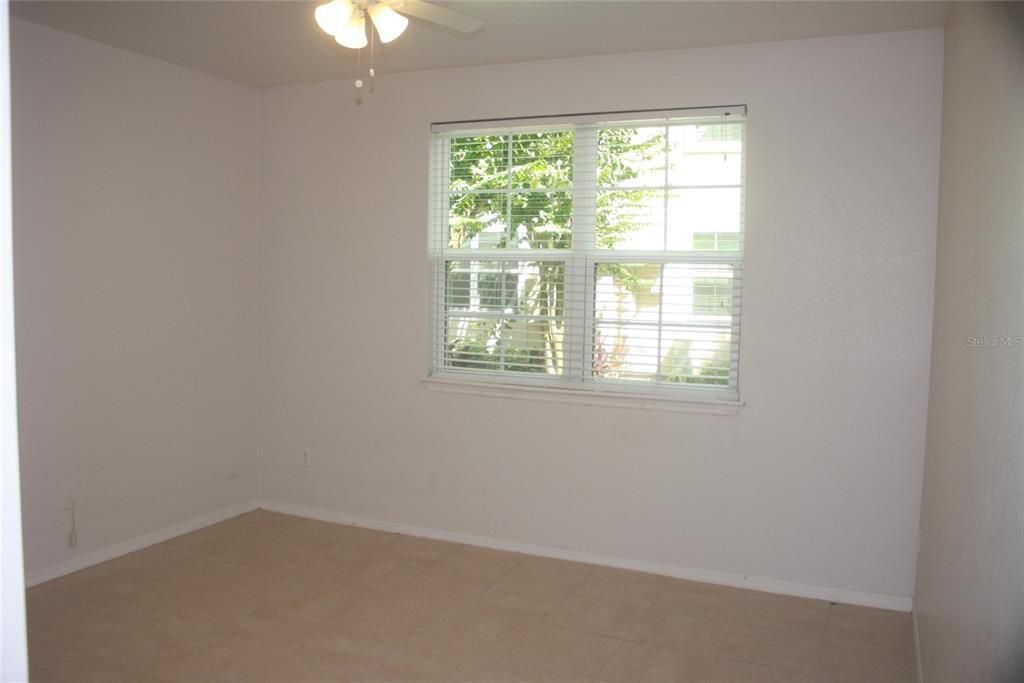 Activo con contrato: $150,000 (1 camas, 1 baños, 883 Pies cuadrados)