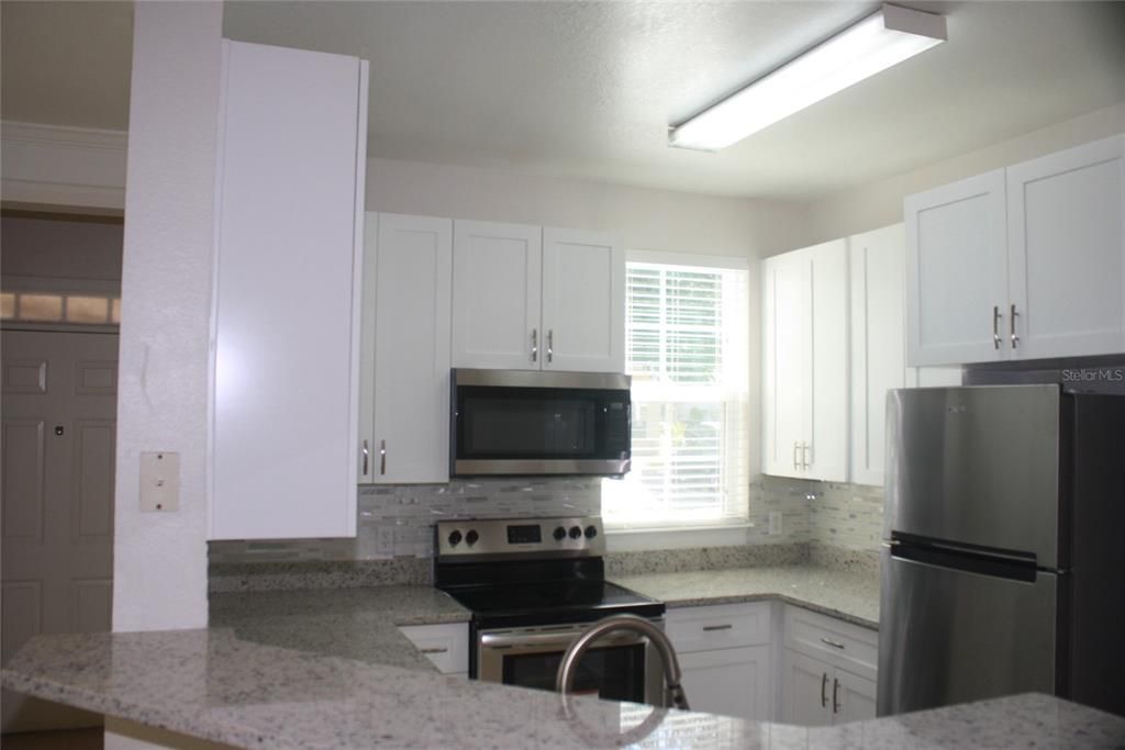 Activo con contrato: $150,000 (1 camas, 1 baños, 883 Pies cuadrados)