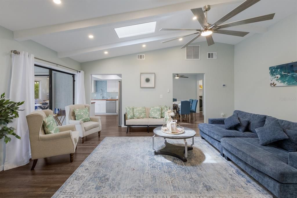 Active With Contract: $897,000 (5 beds, 3 baths, 2136 Square Feet)