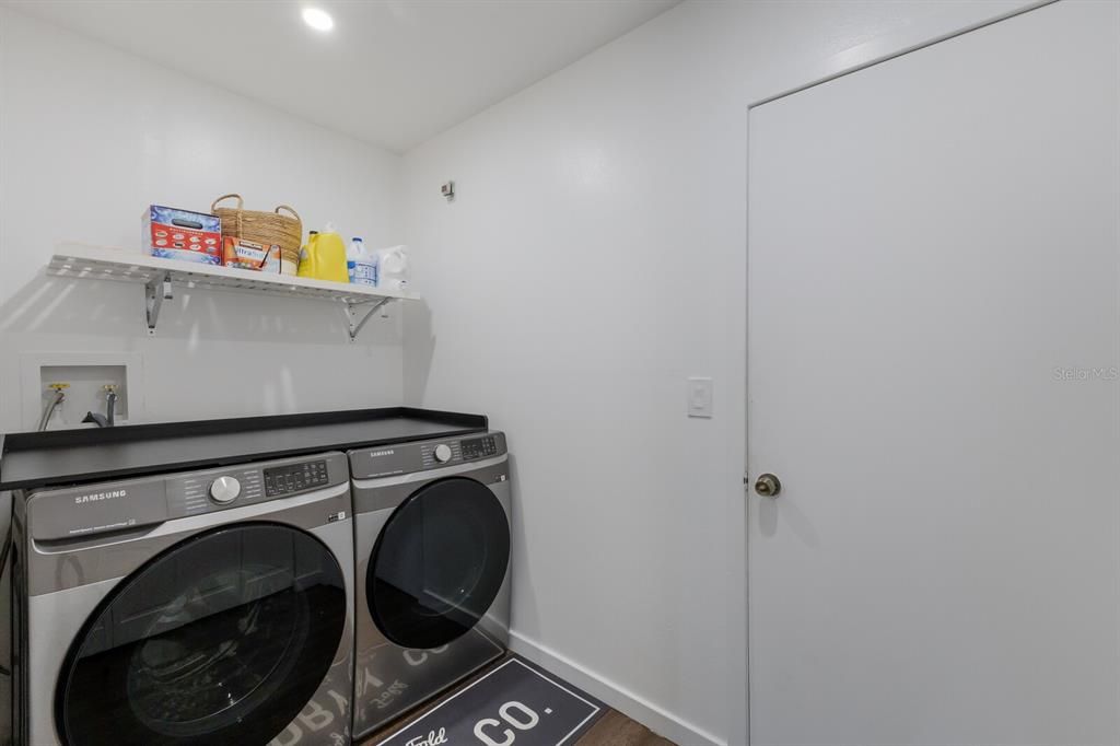 Active With Contract: $897,000 (5 beds, 3 baths, 2136 Square Feet)