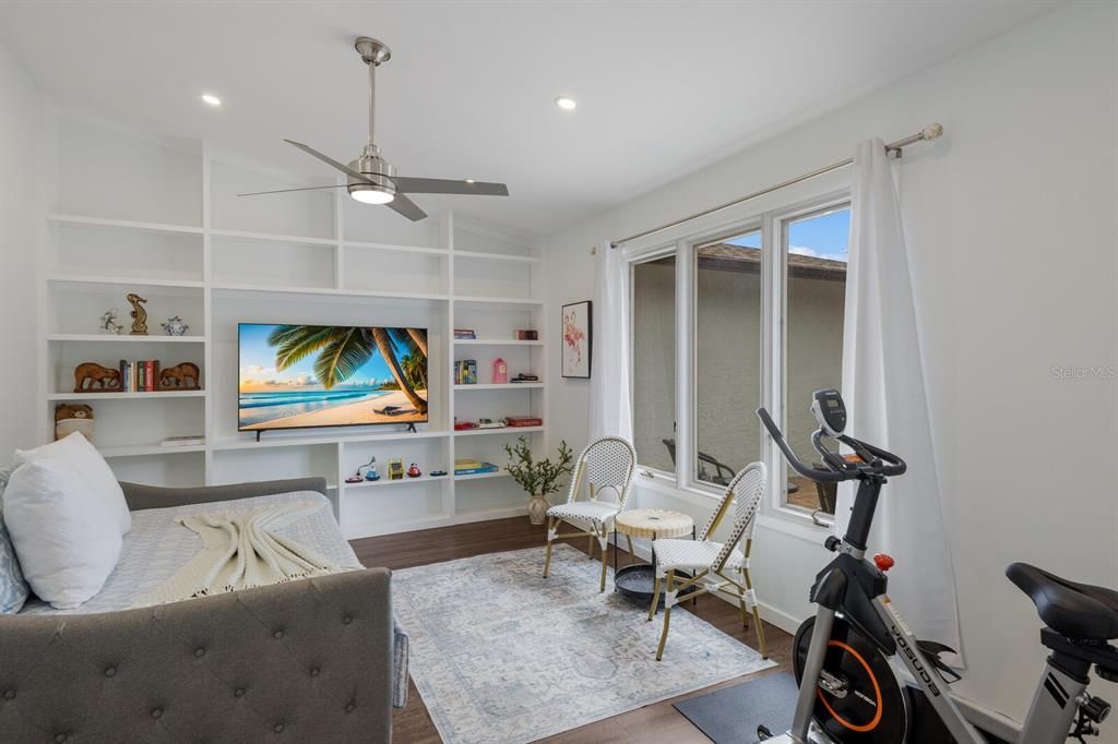 Active With Contract: $897,000 (5 beds, 3 baths, 2136 Square Feet)