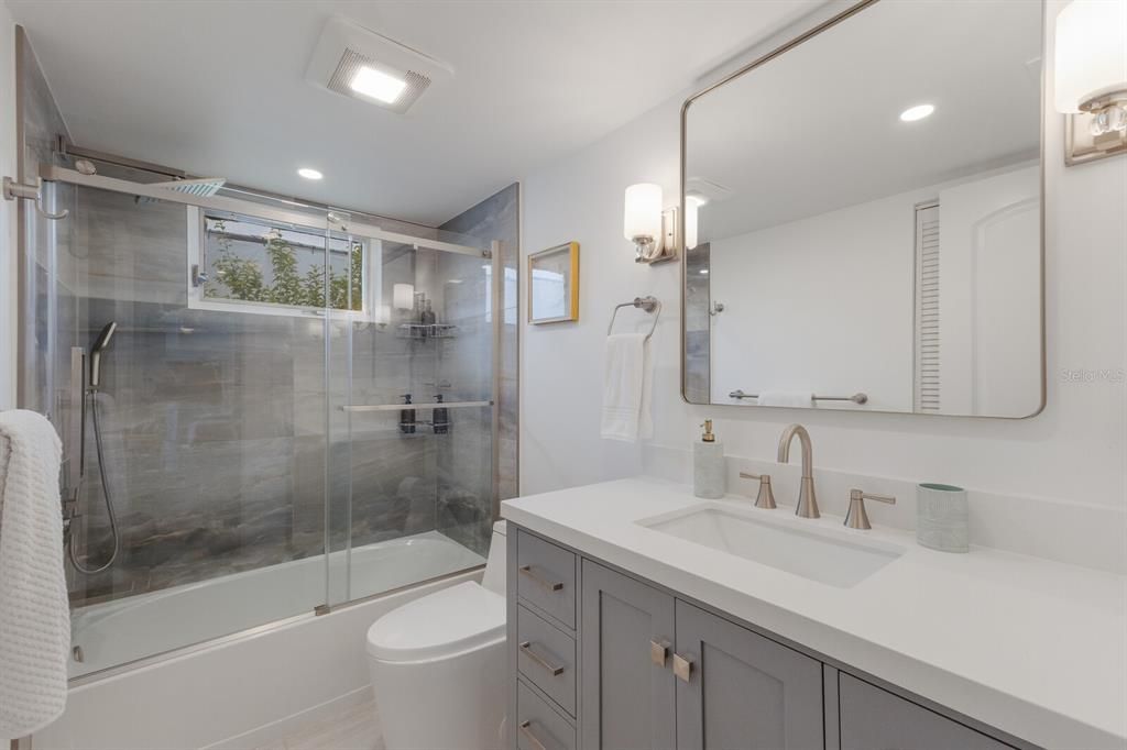 Active With Contract: $897,000 (5 beds, 3 baths, 2136 Square Feet)