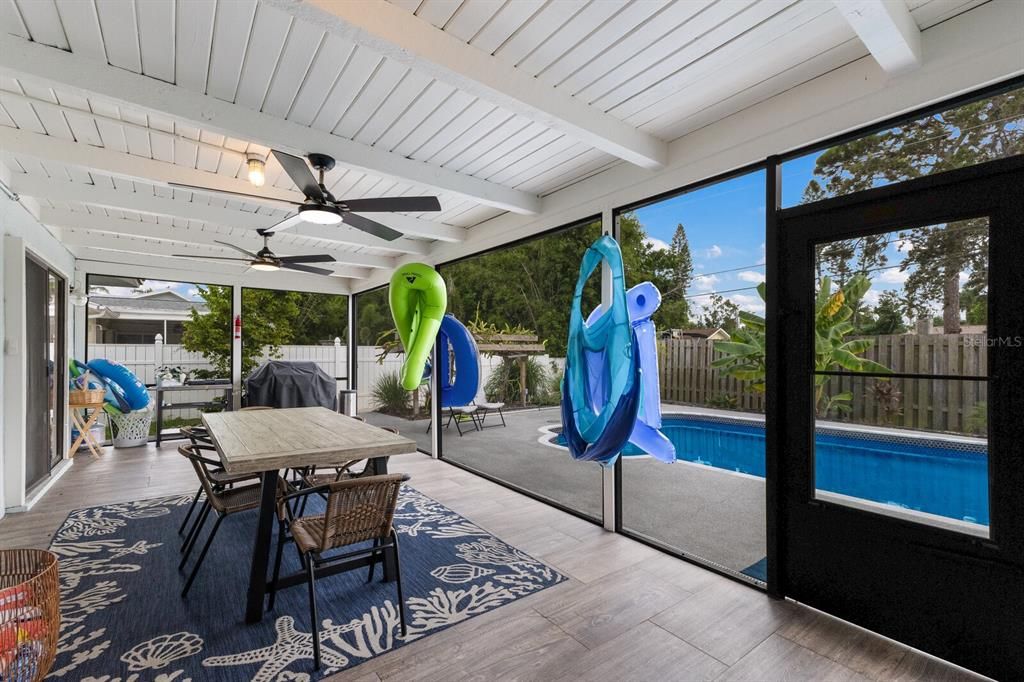 Active With Contract: $897,000 (5 beds, 3 baths, 2136 Square Feet)