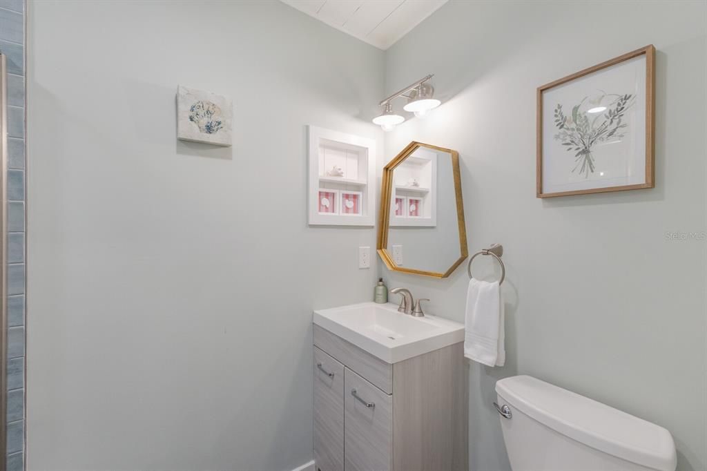 Active With Contract: $897,000 (5 beds, 3 baths, 2136 Square Feet)