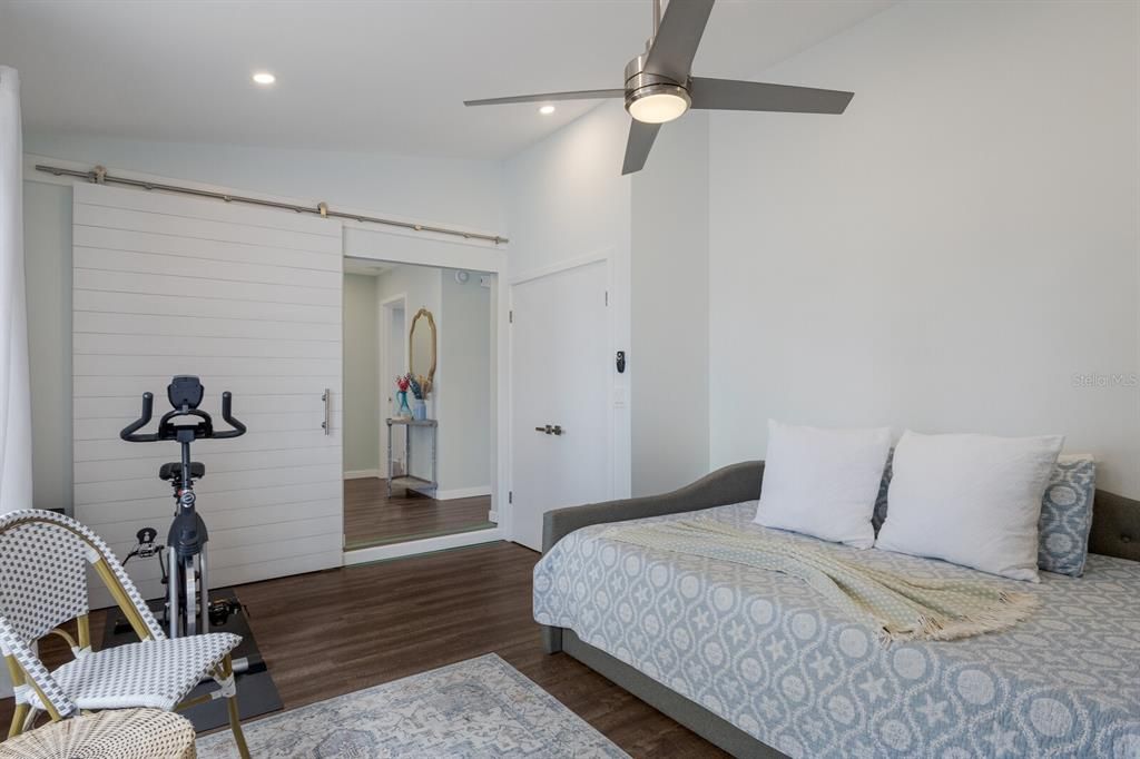 Active With Contract: $897,000 (5 beds, 3 baths, 2136 Square Feet)