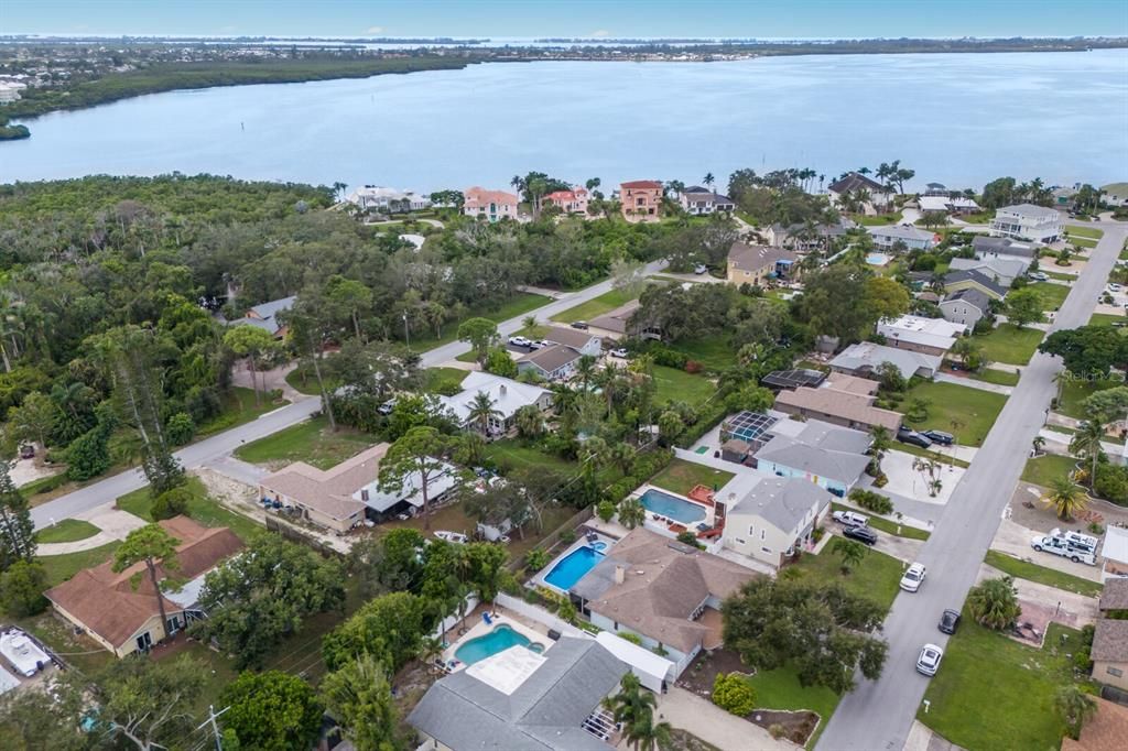 Active With Contract: $897,000 (5 beds, 3 baths, 2136 Square Feet)