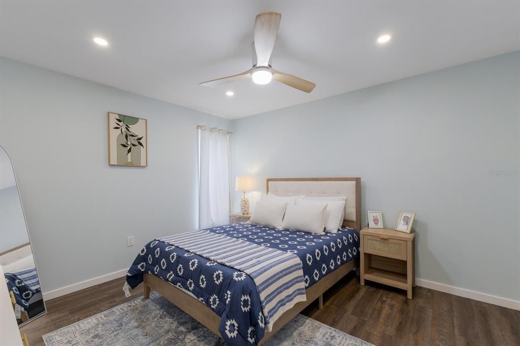 Active With Contract: $897,000 (5 beds, 3 baths, 2136 Square Feet)