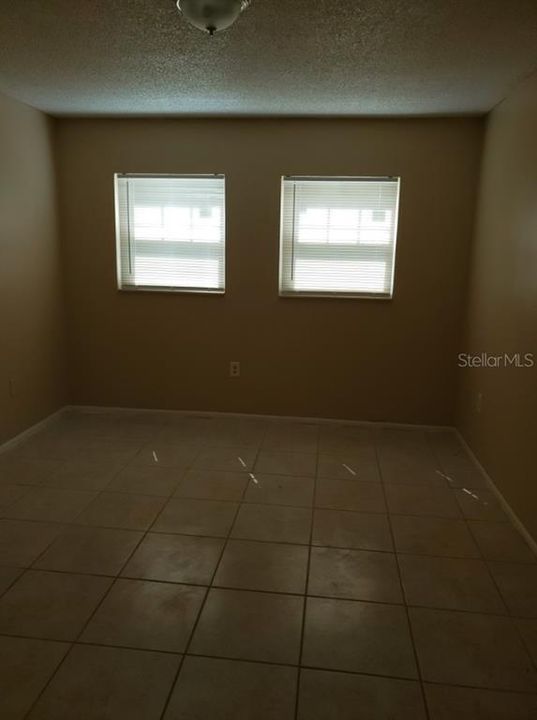 For Rent: $1,300 (2 beds, 1 baths, 780 Square Feet)