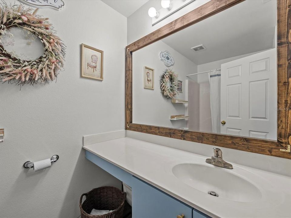 Active With Contract: $290,000 (3 beds, 2 baths, 1424 Square Feet)