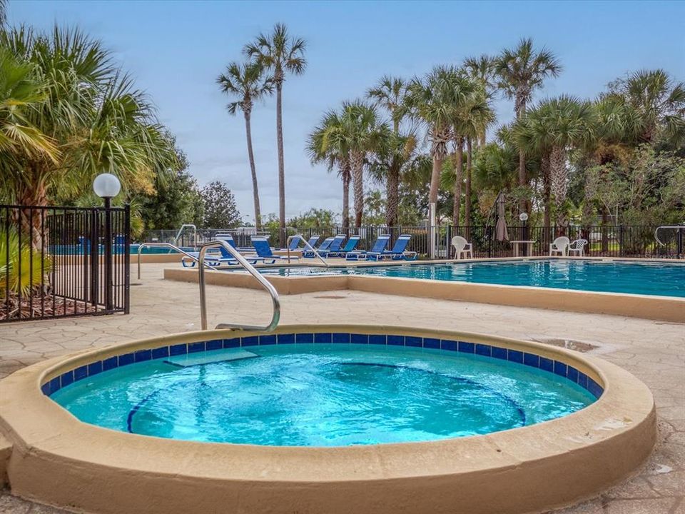 Active With Contract: $290,000 (3 beds, 2 baths, 1424 Square Feet)