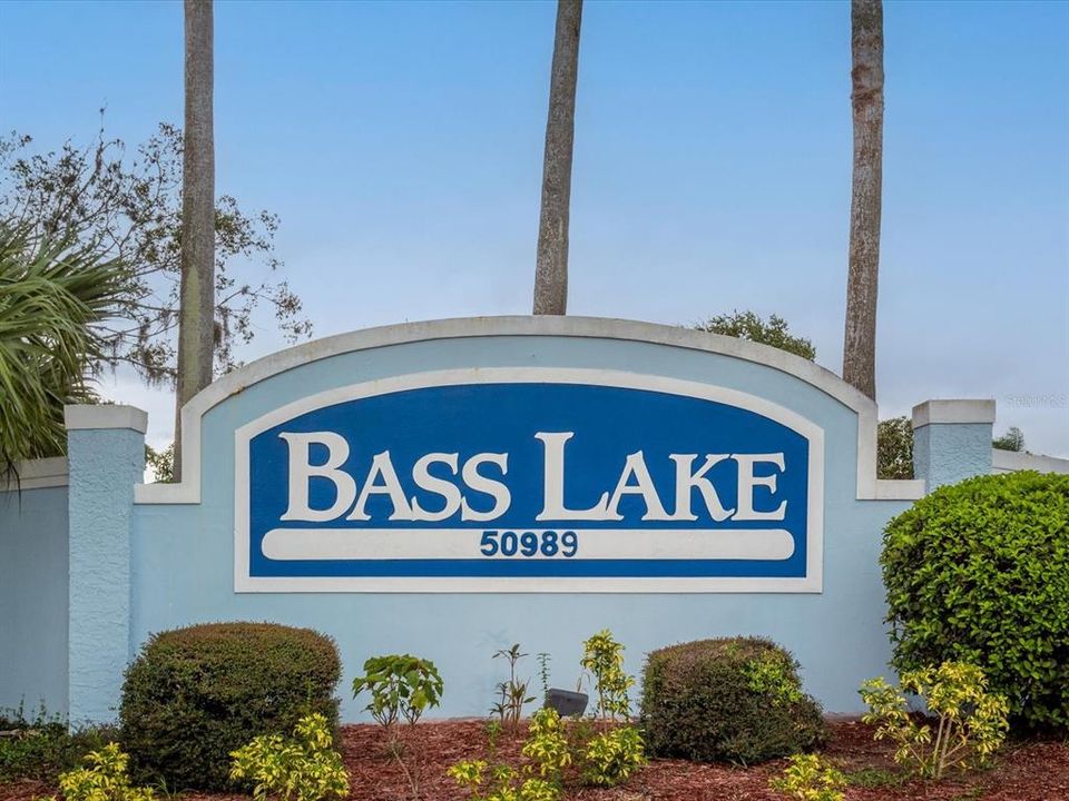 Active With Contract: $290,000 (3 beds, 2 baths, 1424 Square Feet)